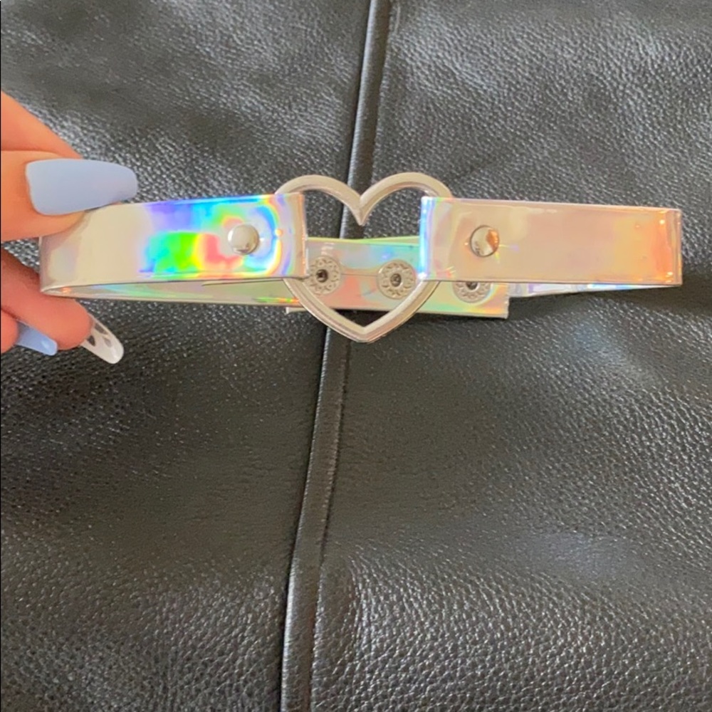 Holographic heart choker
